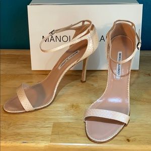 Manolo Blahnik size 41 PARI blush 4” heels